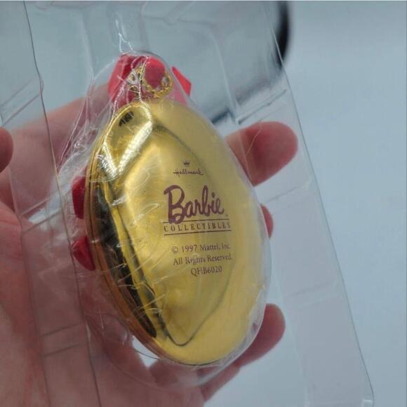 Vintage 1997 Hallmark Keepsake Holiday Memories Barbie Ornament Locket - Picture 4 of 4